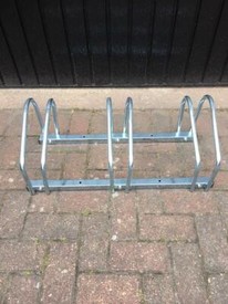 mottez 3 bike floor rack